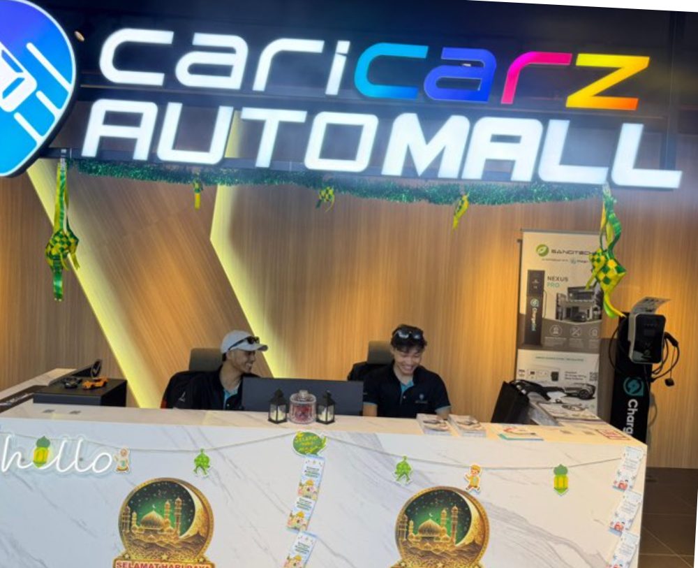 The CariCarz AutoMall reception desk